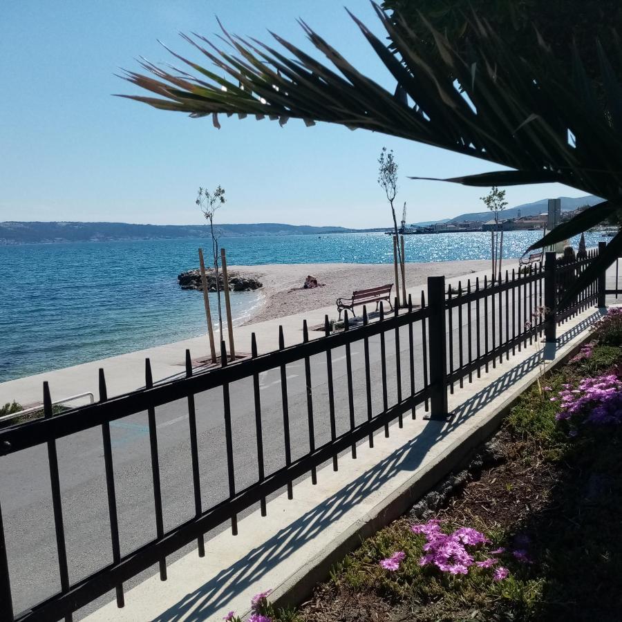 Apartman Figaro Pogled Od Milijun Dolara, 2 Tusa, 2 Wc Kaštela Exterior foto