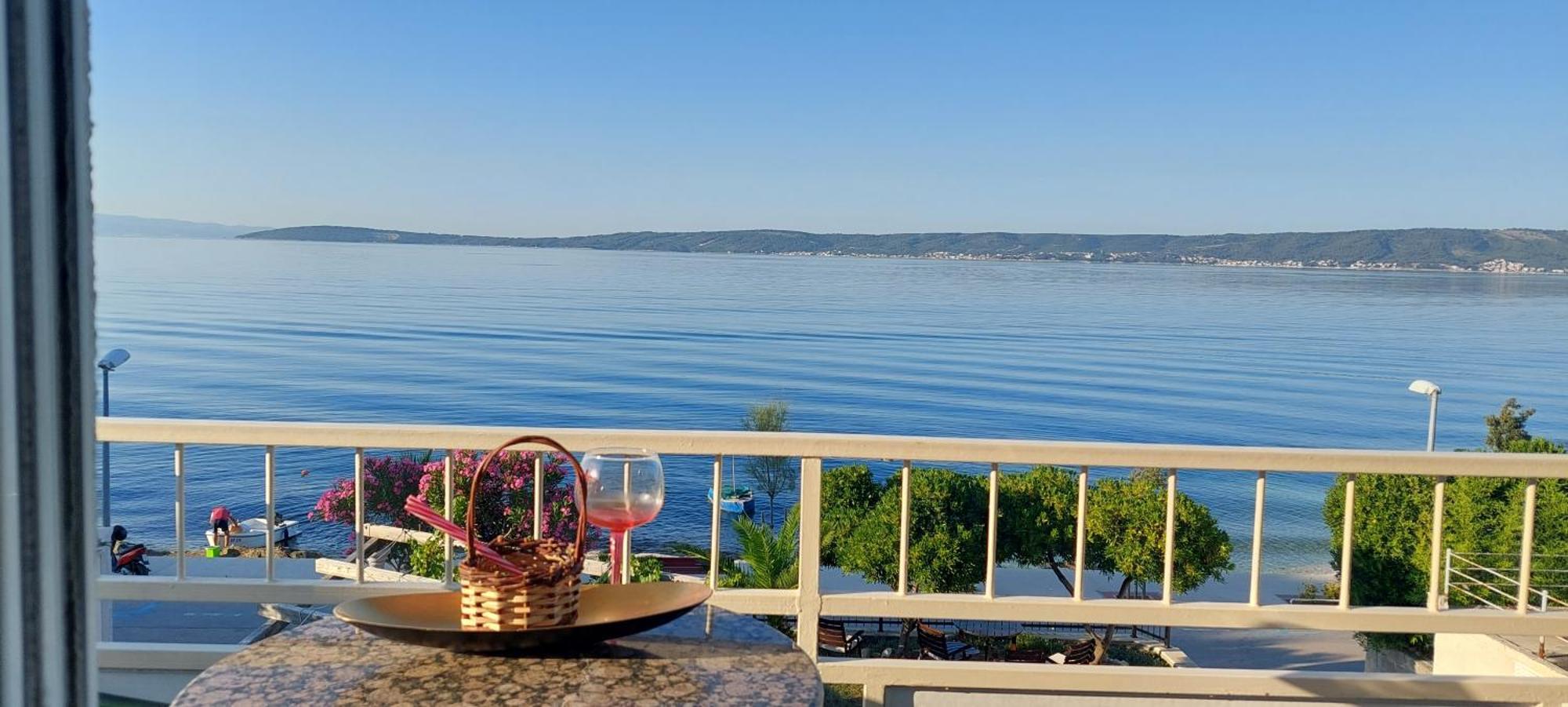Apartman Figaro Pogled Od Milijun Dolara, 2 Tusa, 2 Wc Kaštela Exterior foto