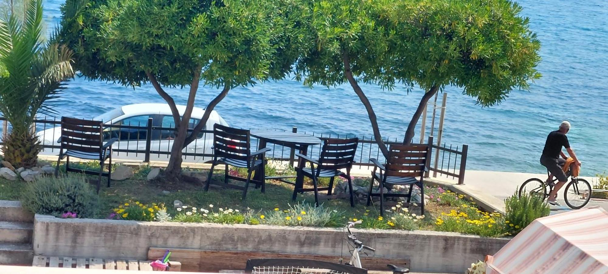 Apartman Figaro Pogled Od Milijun Dolara, 2 Tusa, 2 Wc Kaštela Exterior foto